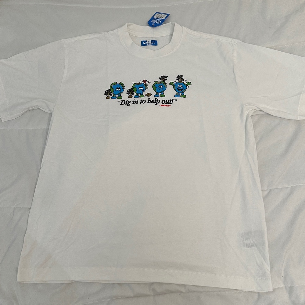 Market Studios Men’s Large White Dig In Graphic T Shirt NWT